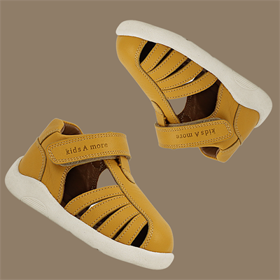 Winco Tek Cırtlı Deri Yumuşak İlk Adım Sandaleti Sarı